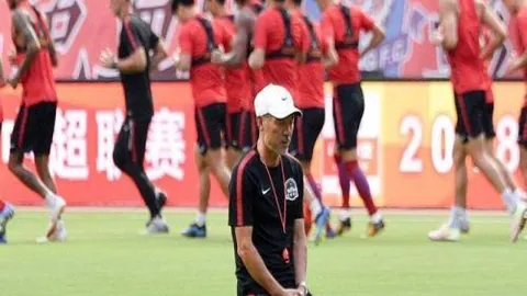 激情对决！塞维利亚强势来袭，埃尔切能否逆袭？一触即发！